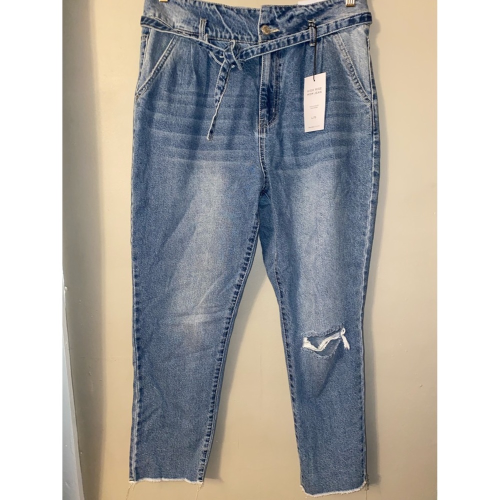 High Rise Mom Jeans - Picture 2 of 6